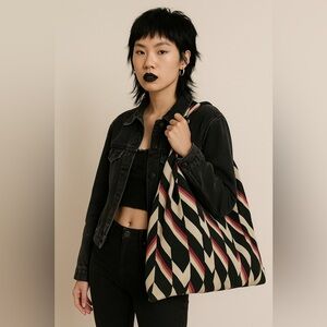 ZARA LARGE GEOMETRIC JACQUARD BAG, never used. Perfect, like new R. $69